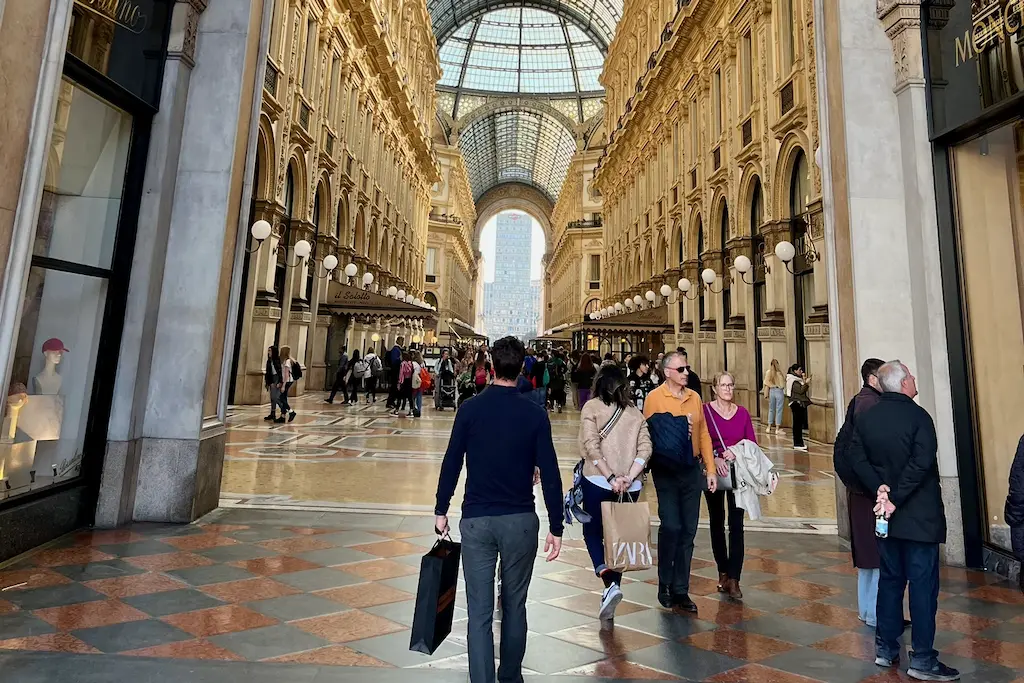 Milan tour in English duomo shopping museums