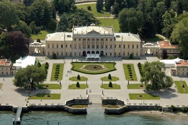 Como walking tour lake front neoclassic villas in english
