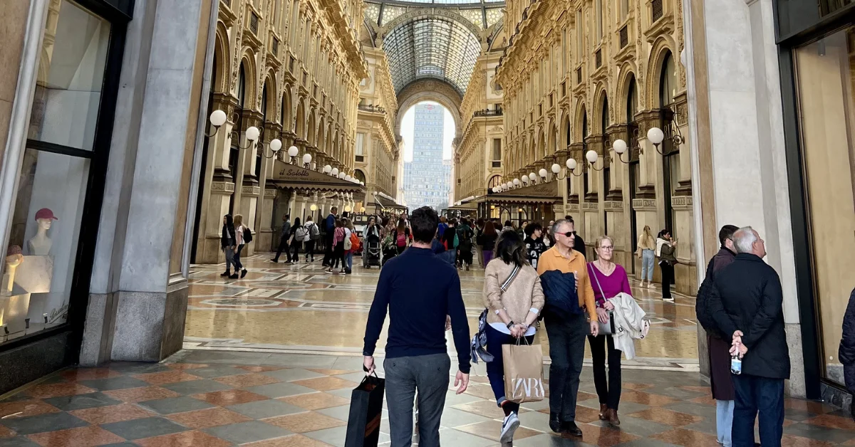 Milan tour in English and see your choice of the duomo, museums, the castle, high fashion shopping