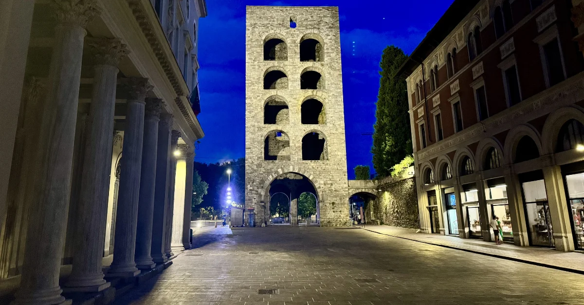 Porta torre praetorian gate of Como and Castle fortifications tour como in English with MyComoTours.com
