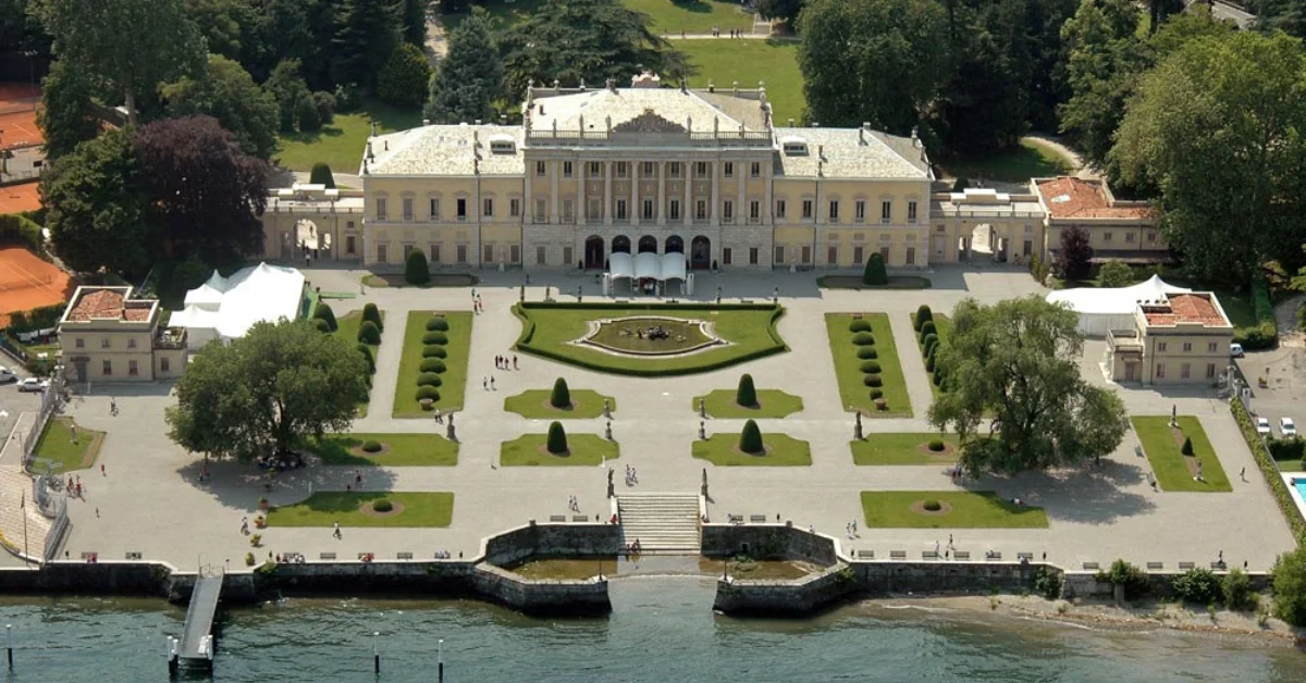 Como lakefront walking tour of neoclassic villas in english